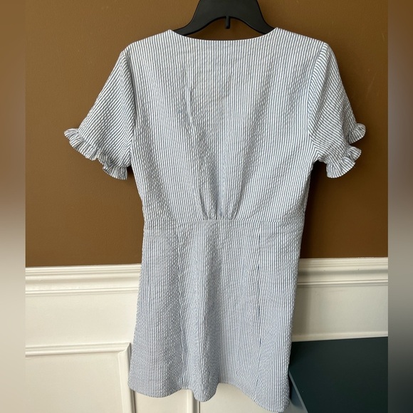 Privacy Please Revolve Women’s Seersucker Button-up V-Neck Dress Size M Preppy - Picture 4 of 5